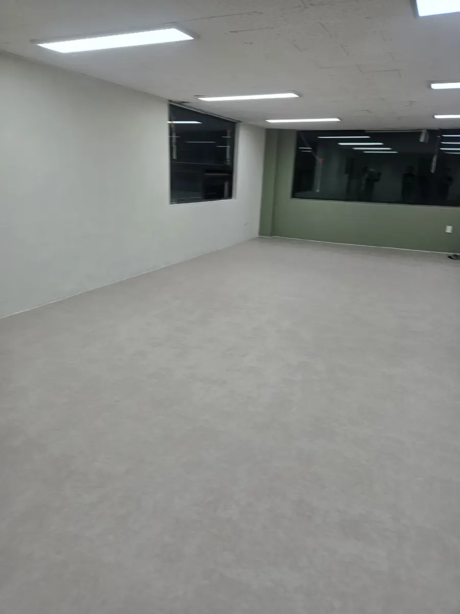 포승읍 공장하자보수 바닥 마감 상태와 벽체 하부